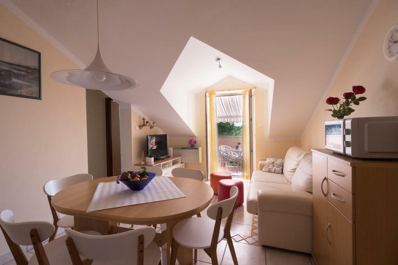 Apartman Nena Turanj Extérieur photo