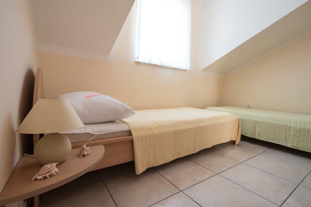 Apartman Nena Turanj Extérieur photo